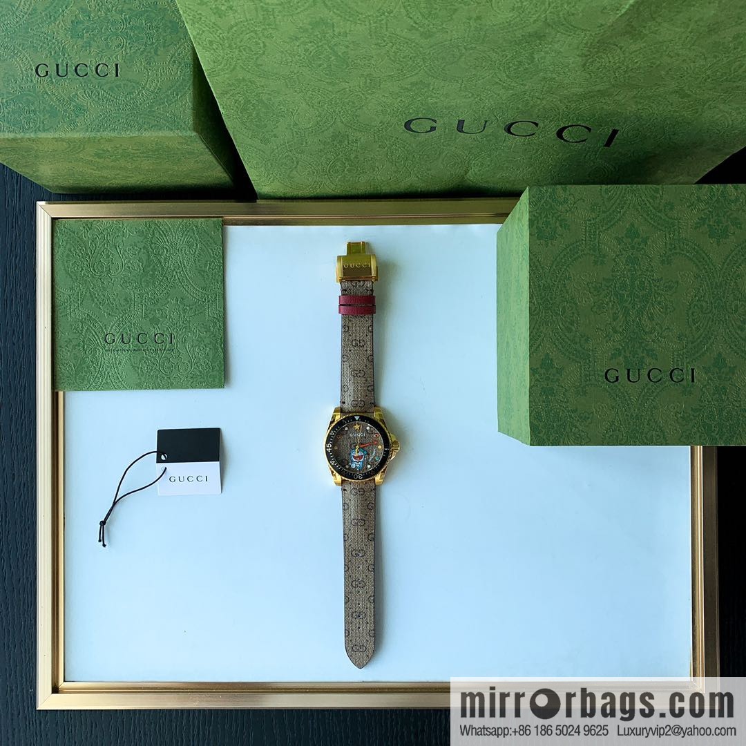 Gucci Gucci Dora A Dream joint limited edition Doraemon × Gucci joint series GucciDive watch