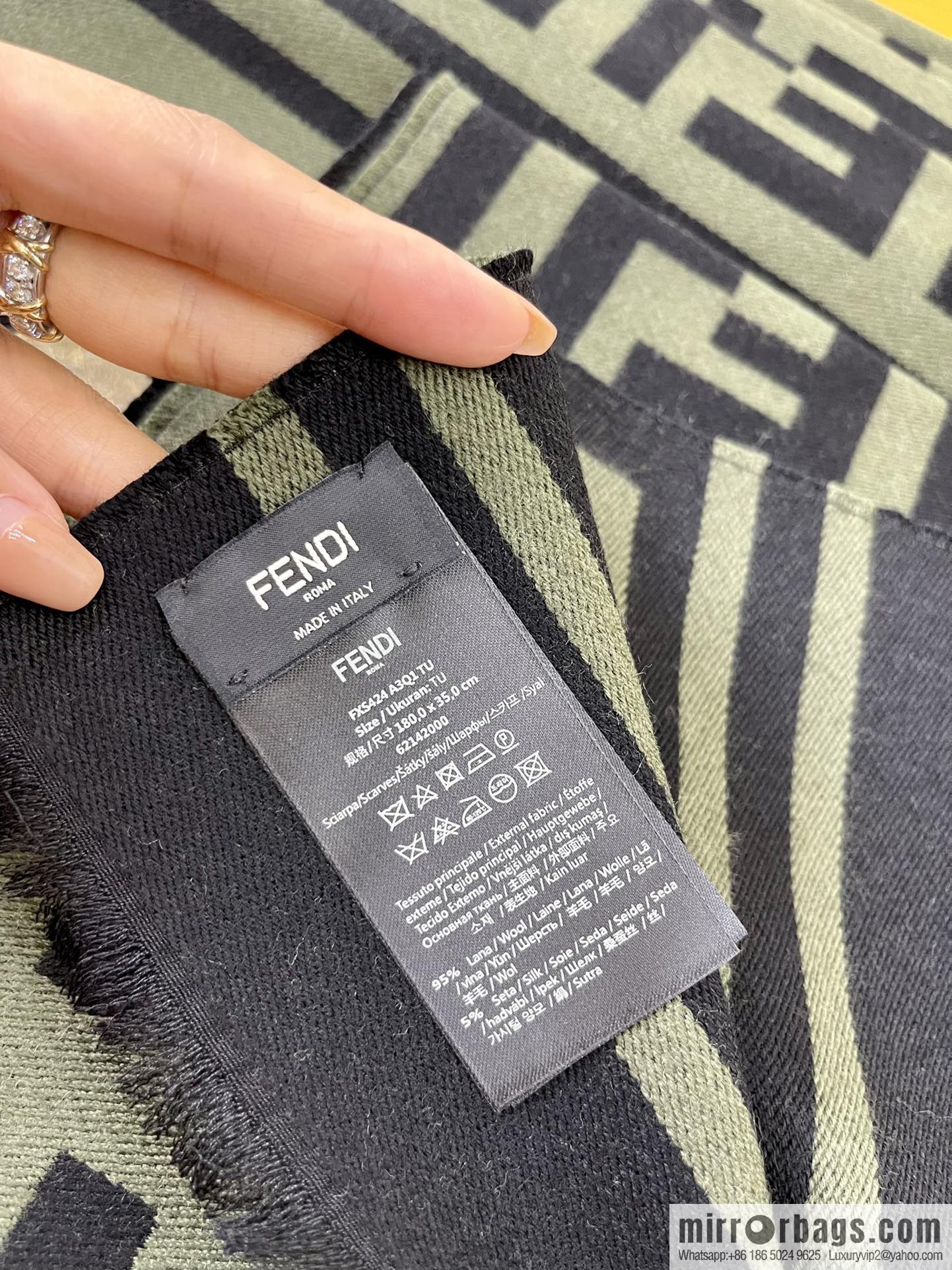 FENDI Fendi Classic Double F Logo Scarf FXS424A3Q1F0ZPQ