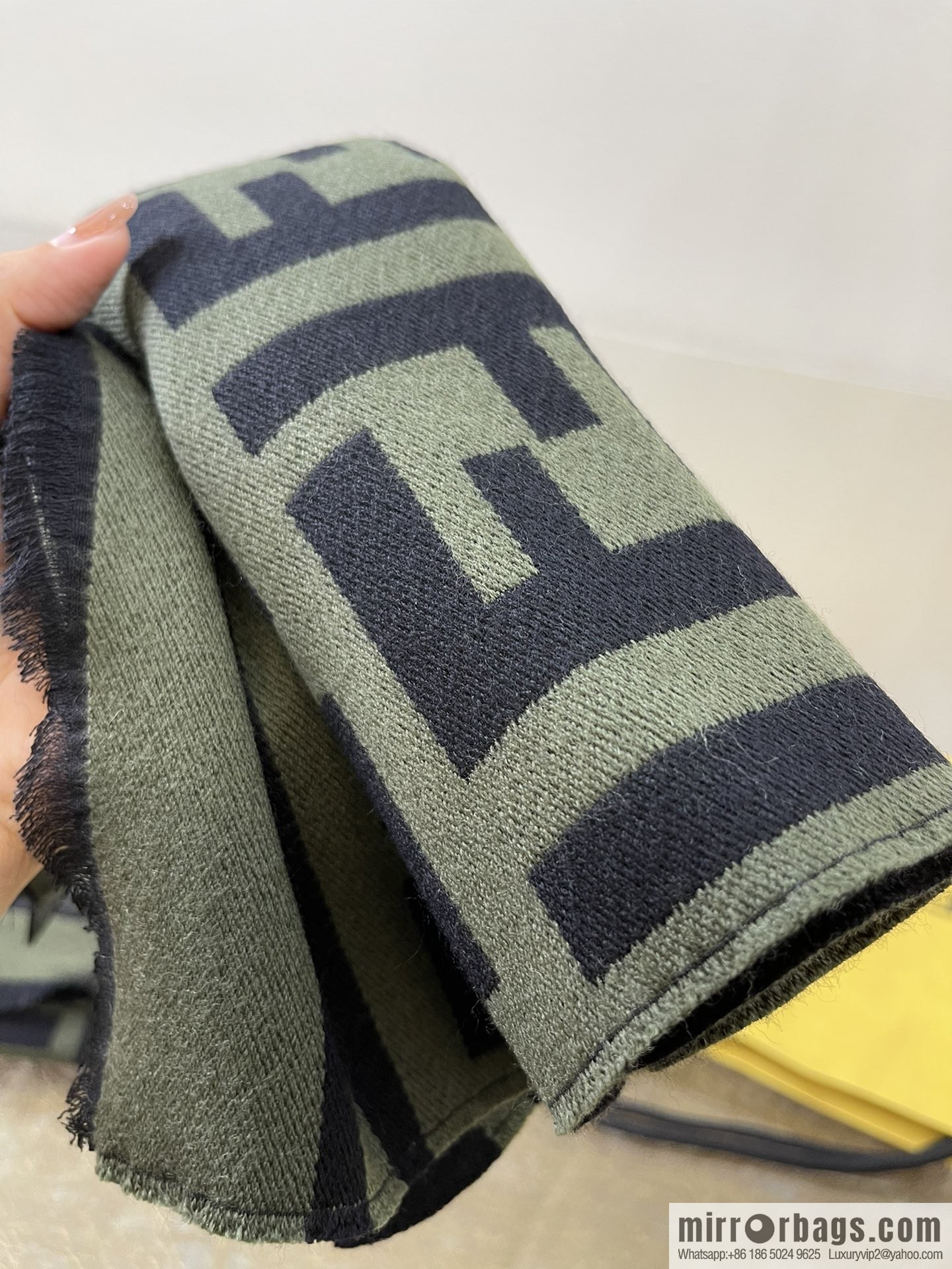 FENDI Fendi Classic Double F Logo Scarf FXS424A3Q1F0ZPQ