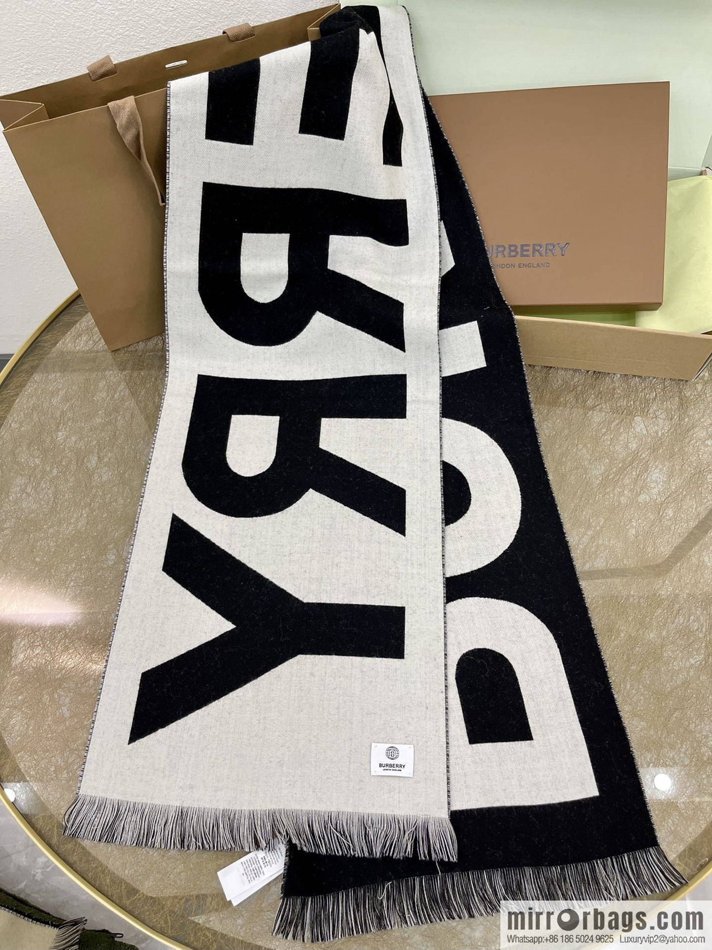 Burberry Burberry Men's and Women's Same Large Letter Wool Scarf