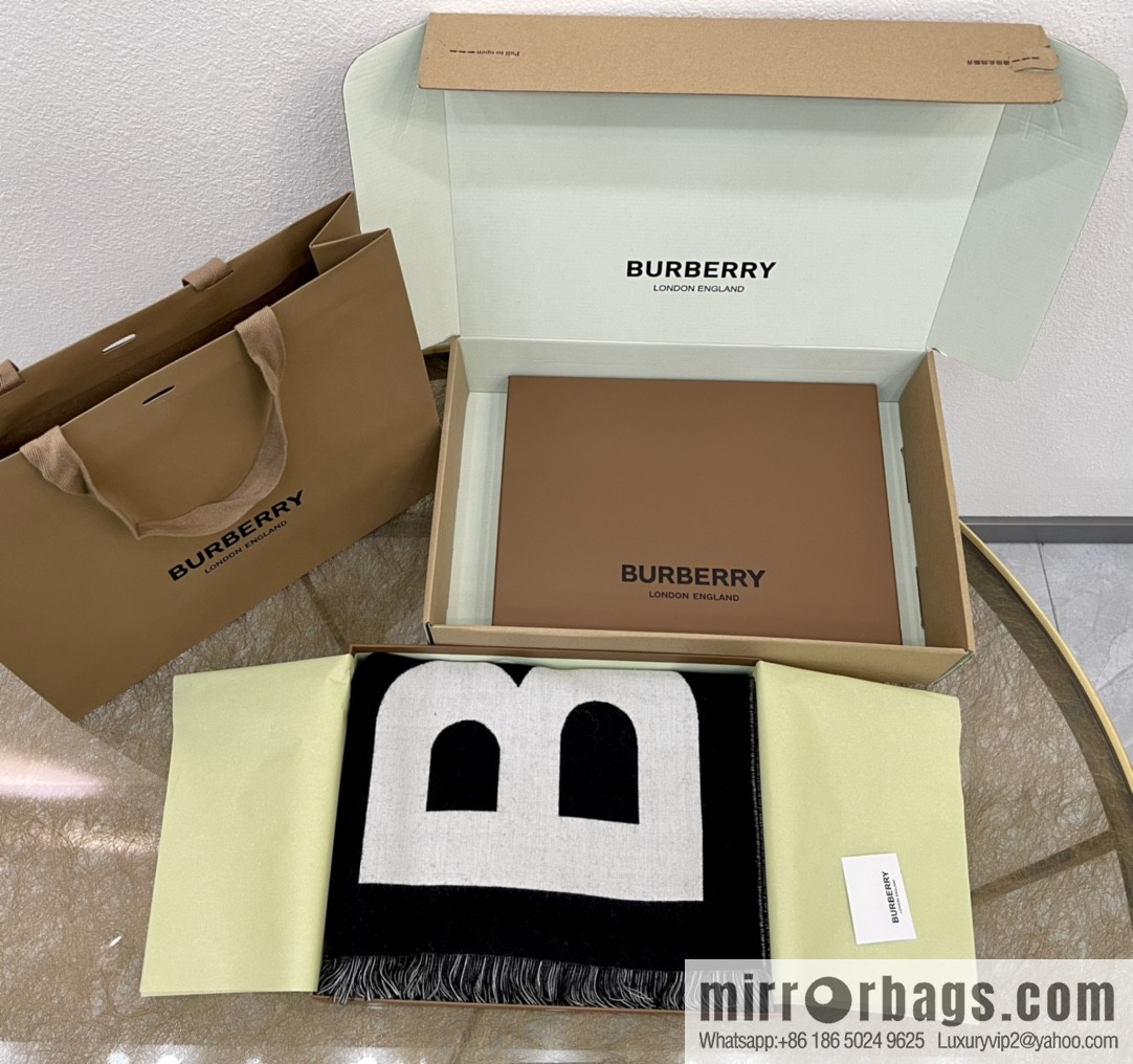 Burberry Burberry Men's and Women's Same Large Letter Wool Scarf