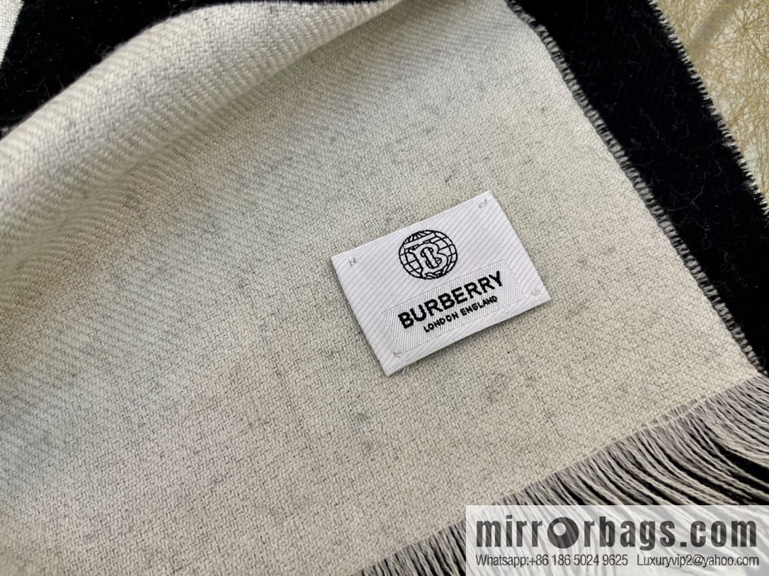 Burberry Burberry Men's and Women's Same Large Letter Wool Scarf