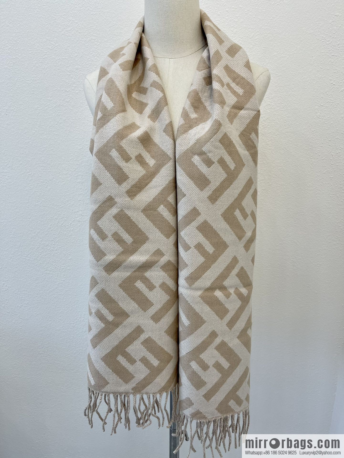 FENDI Fendi Classic FF Logo Cashmere Scarf FXT260