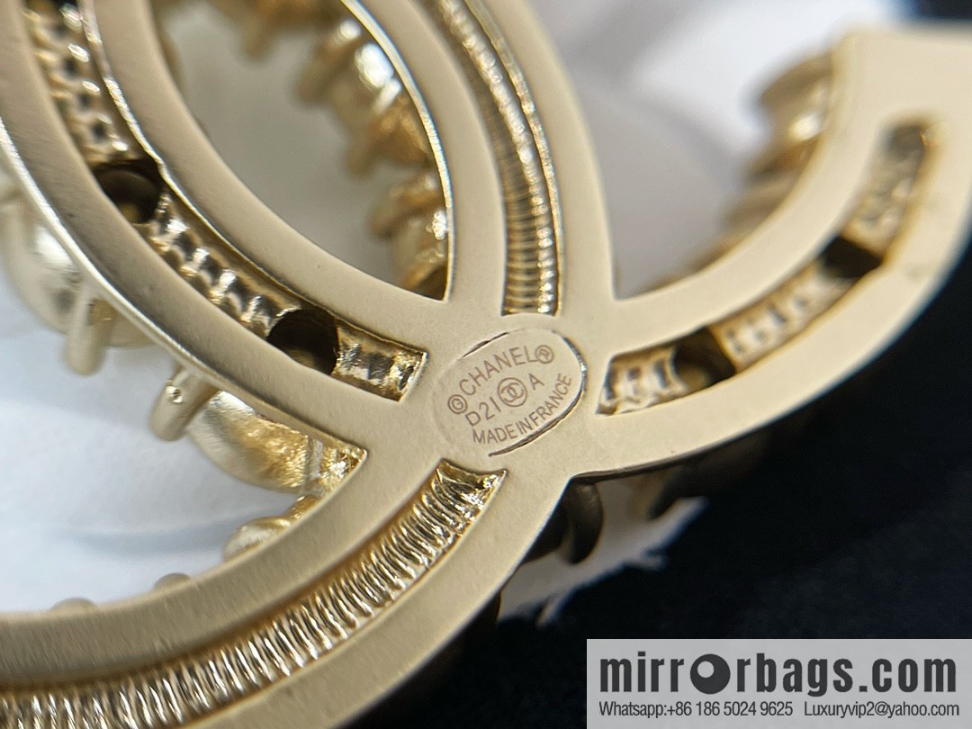 New ☑️ Chanel double c pearl brooch