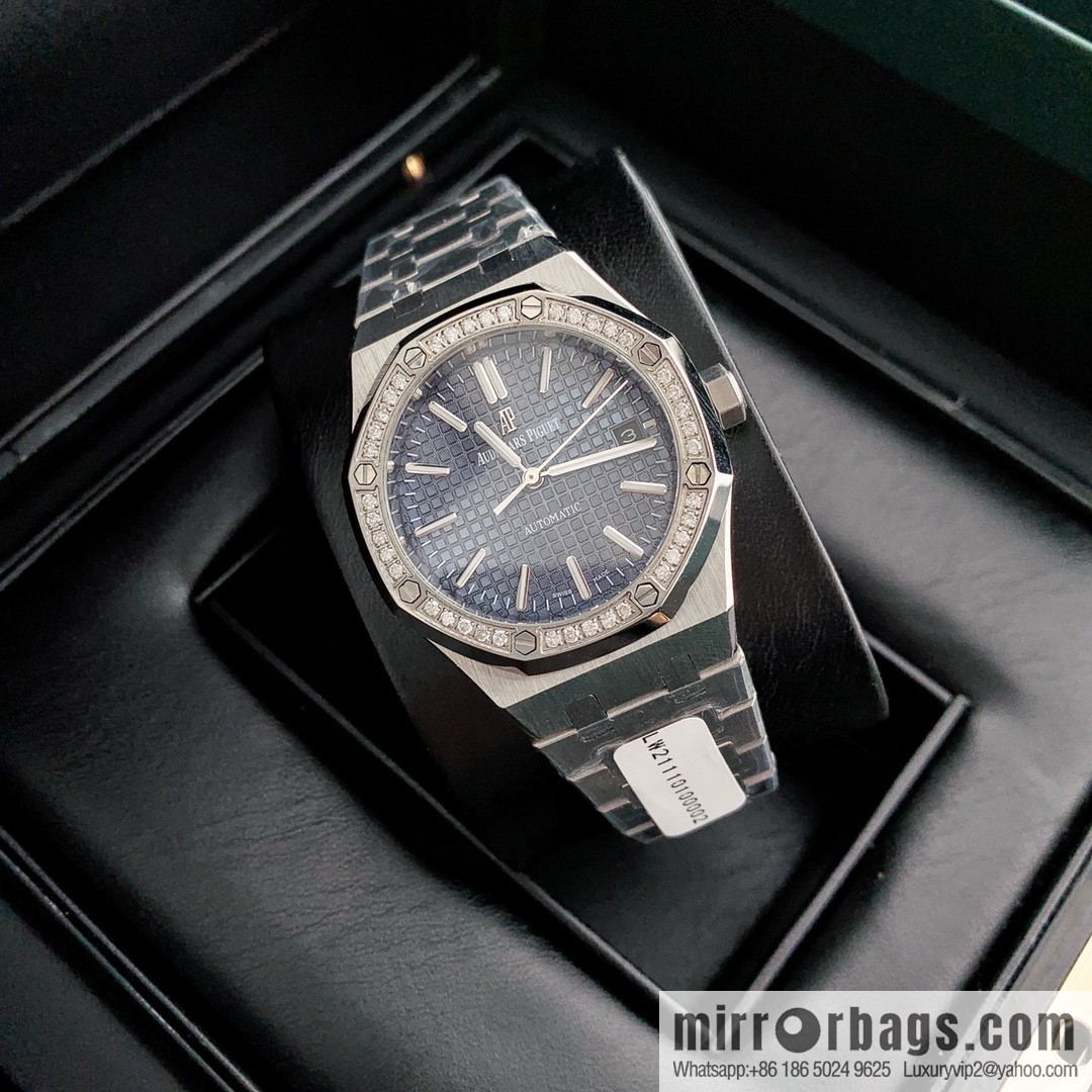 Women's Audemars Piguet Royal Oak bezel inlaid with 40 pieces with VS1.7 natural real diamond Audemars Piguet CAL.4302 all-in-one watch