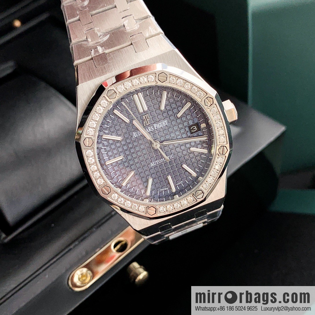 Women's Audemars Piguet Royal Oak bezel inlaid with 40 pieces with VS1.7 natural real diamond Audemars Piguet CAL.4302 all-in-one watch