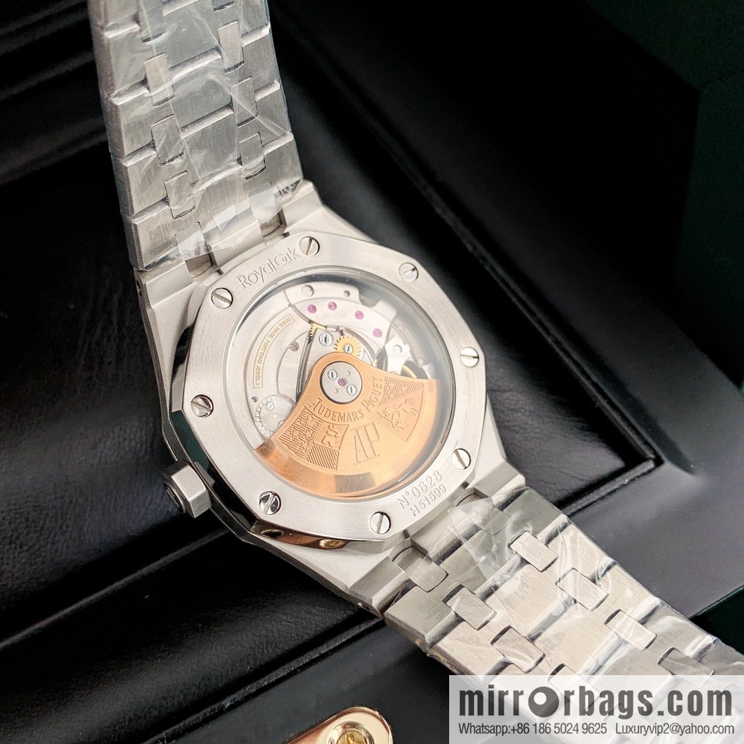 Women's Audemars Piguet Royal Oak bezel inlaid with 40 pieces with VS1.7 natural real diamond Audemars Piguet CAL.4302 all-in-one watch