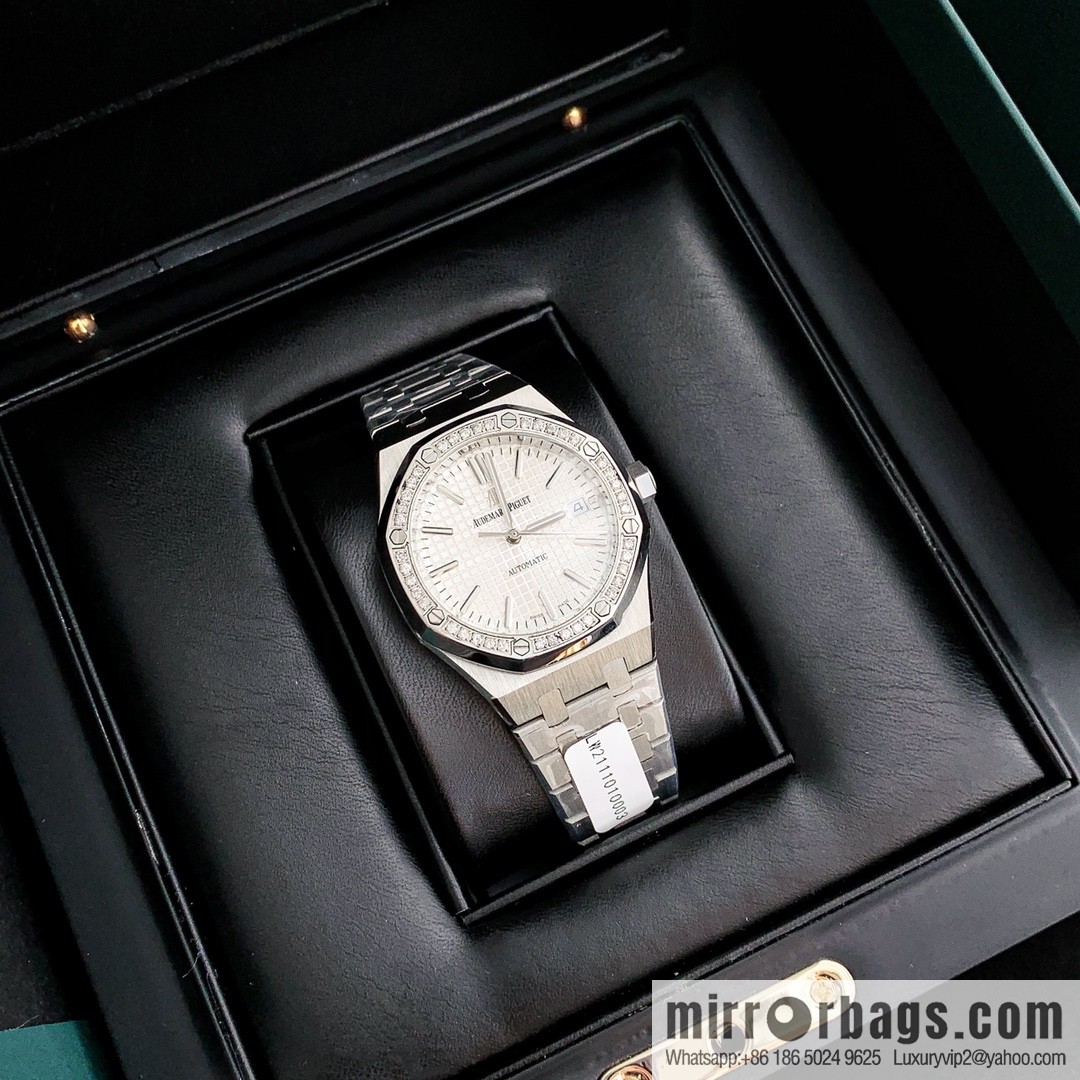 Women's Audemars Piguet Royal Oak bezel inlaid with 40 pieces with VS1.7 natural real diamond Audemars Piguet CAL.4302 all-in-one watch