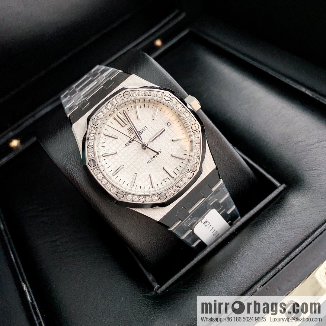 Women's Audemars Piguet Royal Oak bezel inlaid with 40 pieces with VS1.7 natural real diamond Audemars Piguet CAL.4302 all-in-one watch