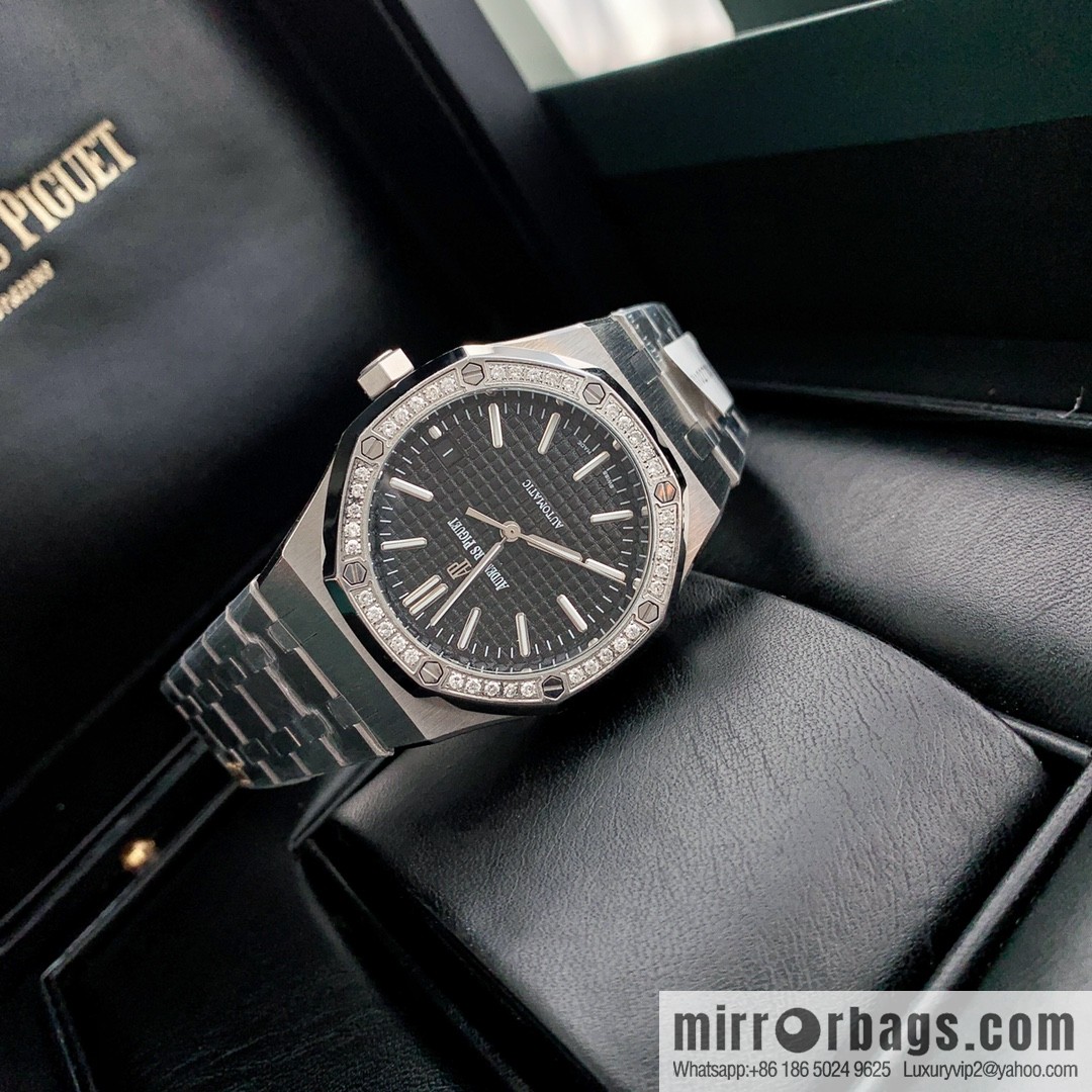 Women's Audemars Piguet Royal Oak bezel inlaid with 40 pieces with VS1.7 natural real diamond Audemars Piguet CAL.4302 all-in-one watch