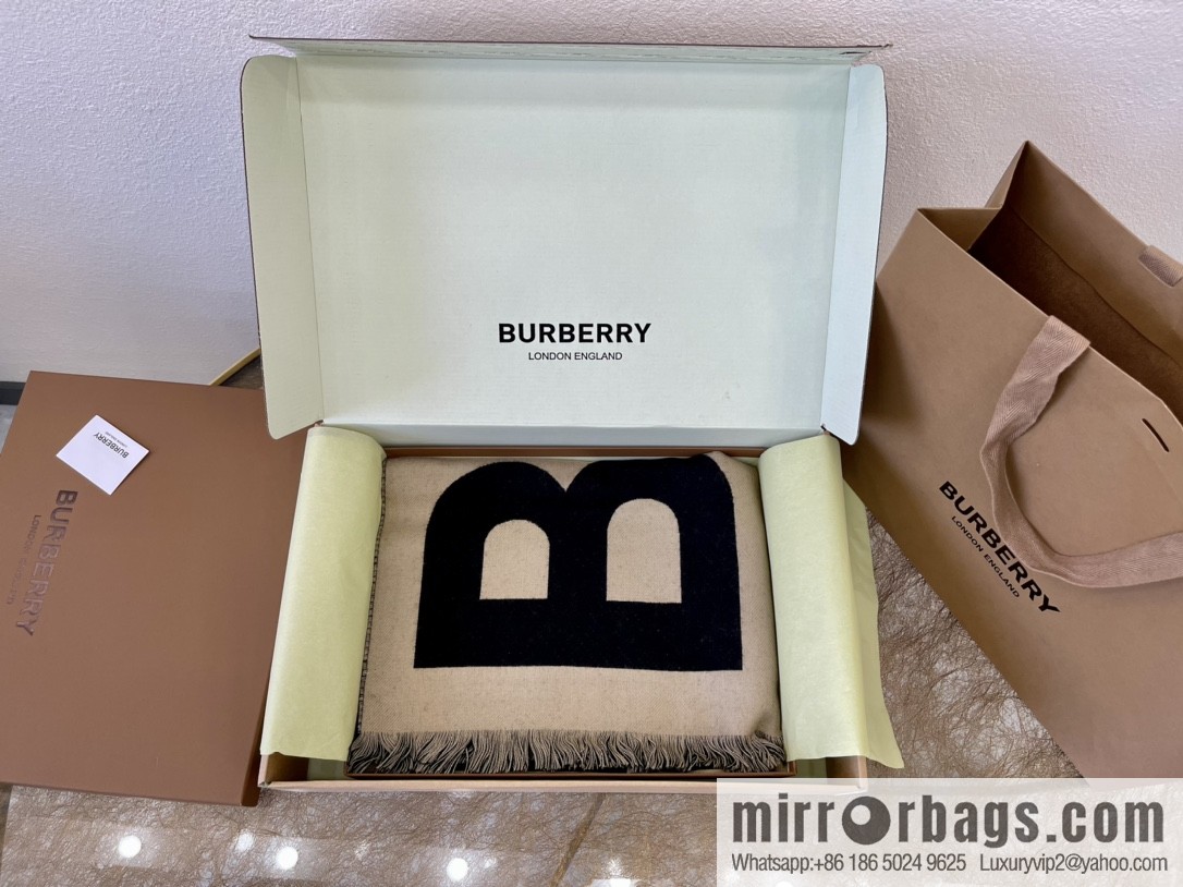 Burberry Burberry Men's and Women's Same Large Letter Wool Scarf