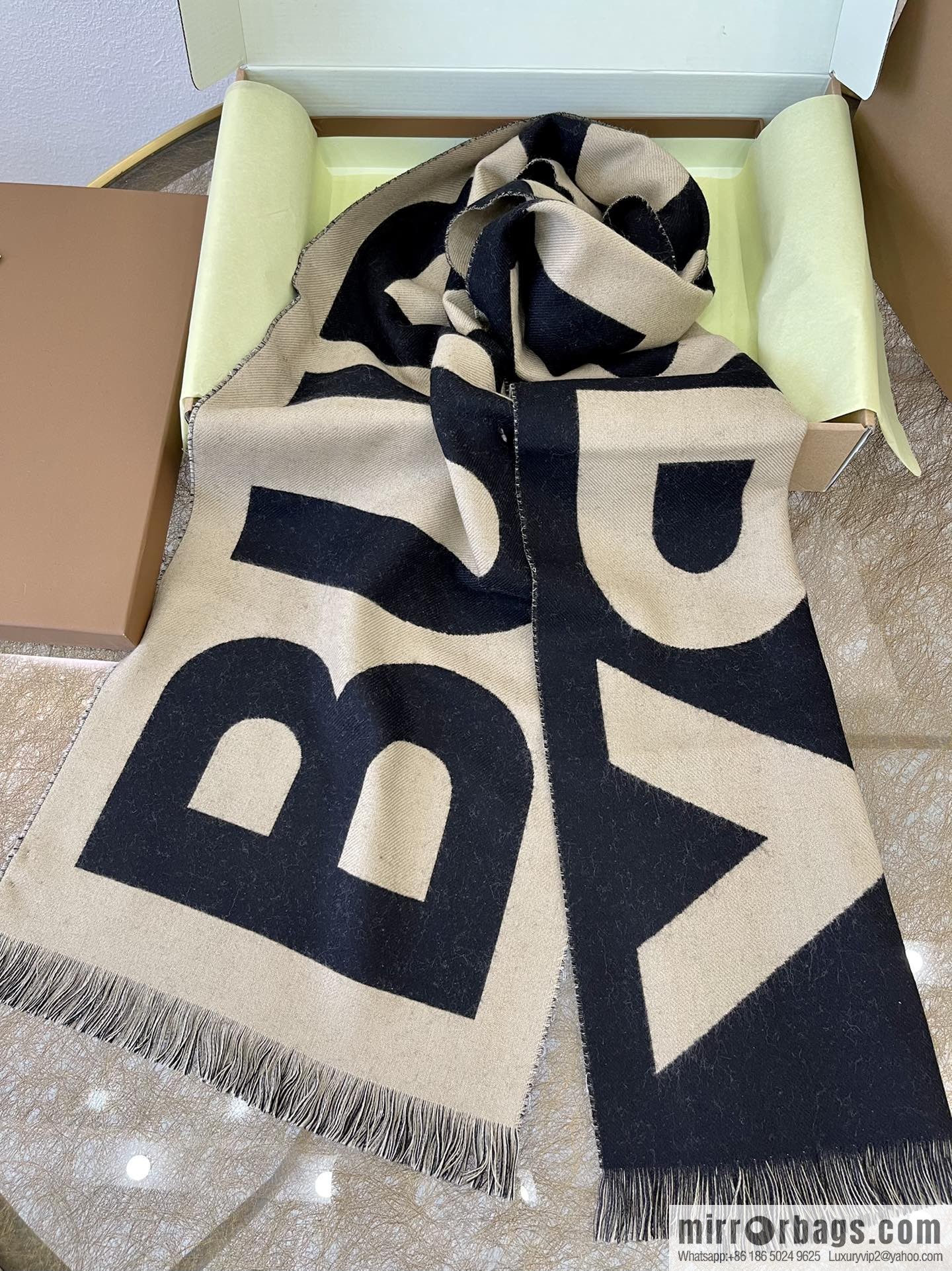 Burberry Burberry Men's and Women's Same Large Letter Wool Scarf