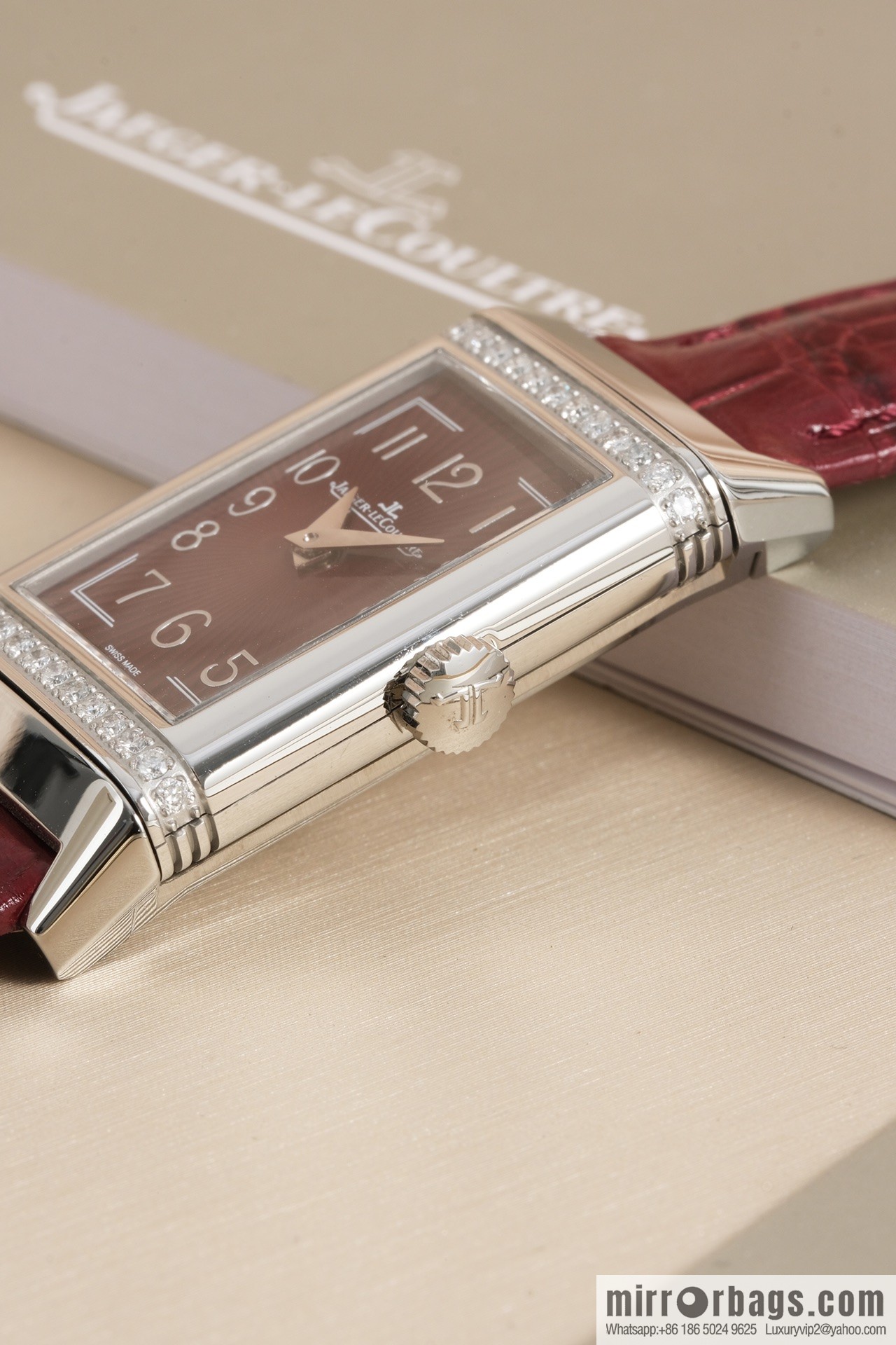 White dial, dark blue strap REF.3288420 Jaeger-LeCoultre red dial, red strap REF.3288560 Princess-style hands watch