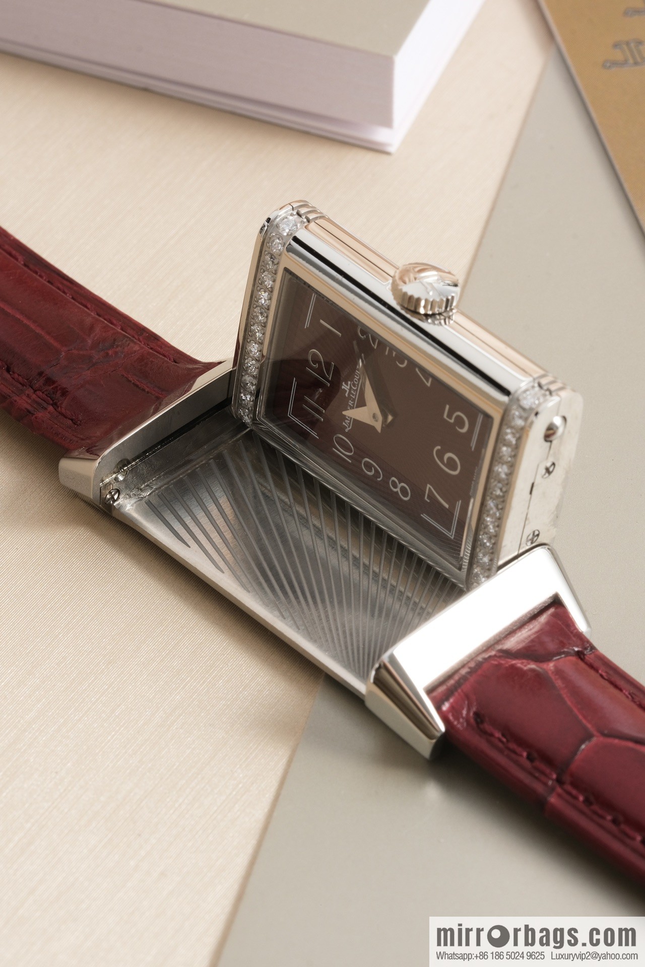 White dial, dark blue strap REF.3288420 Jaeger-LeCoultre red dial, red strap REF.3288560 Princess-style hands watch