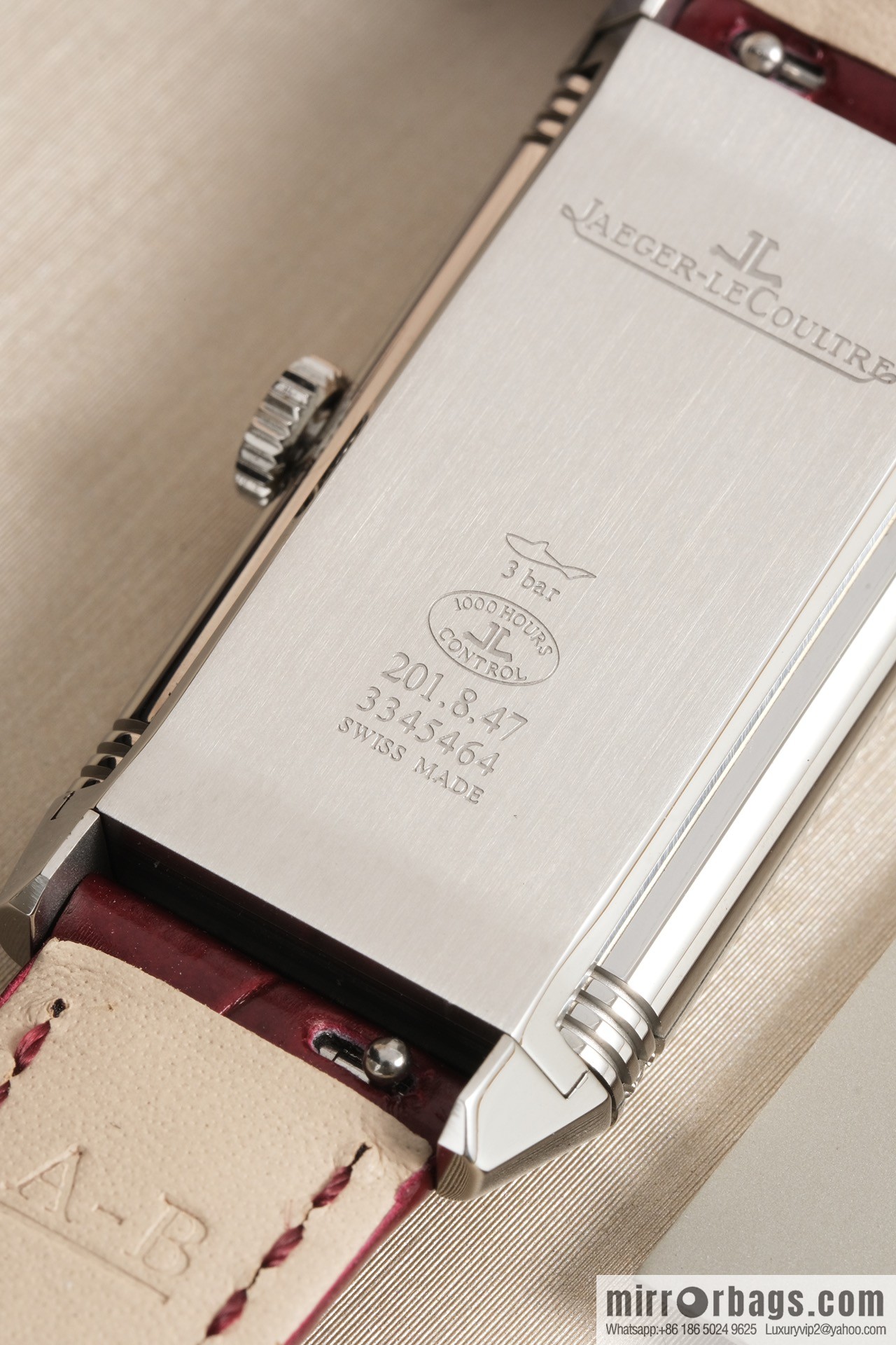 White dial, dark blue strap REF.3288420 Jaeger-LeCoultre red dial, red strap REF.3288560 Princess-style hands watch