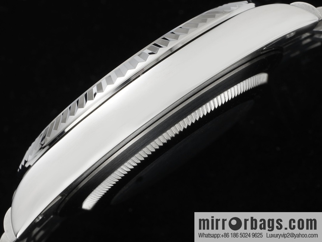 DIW factory launched a Rolex log series Middle East digital scale special edition 3235 self-winding movement watch