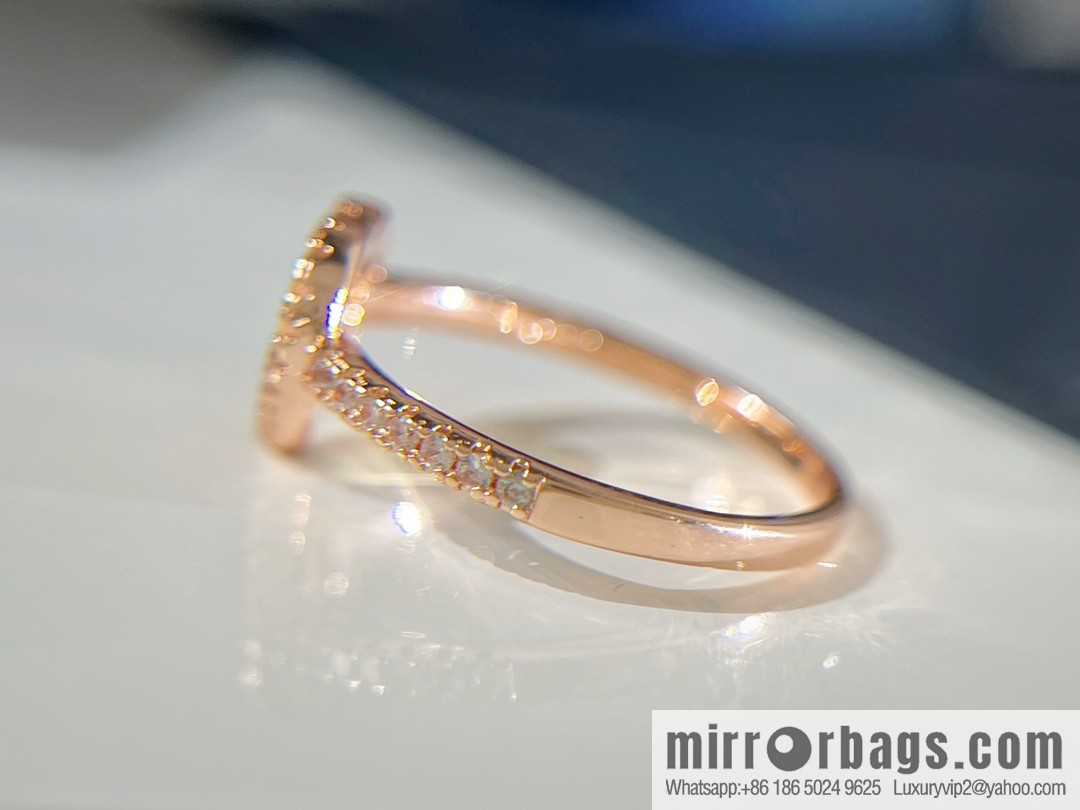 APM Monaco pink mother shell love ring