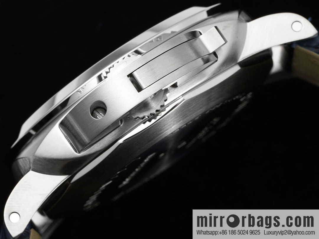 Limited edition PAM1313 exclusive quality. Men's watch with movement 7750