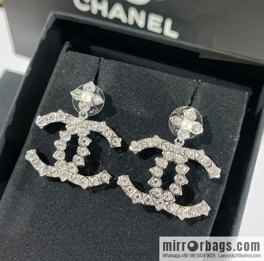 New ☑️ Chanel double c pearl four-leaf clover stud earrings