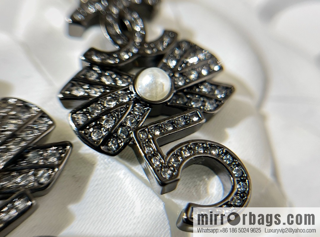 New ☑️ Chanel double c star bow 5 word stud earrings