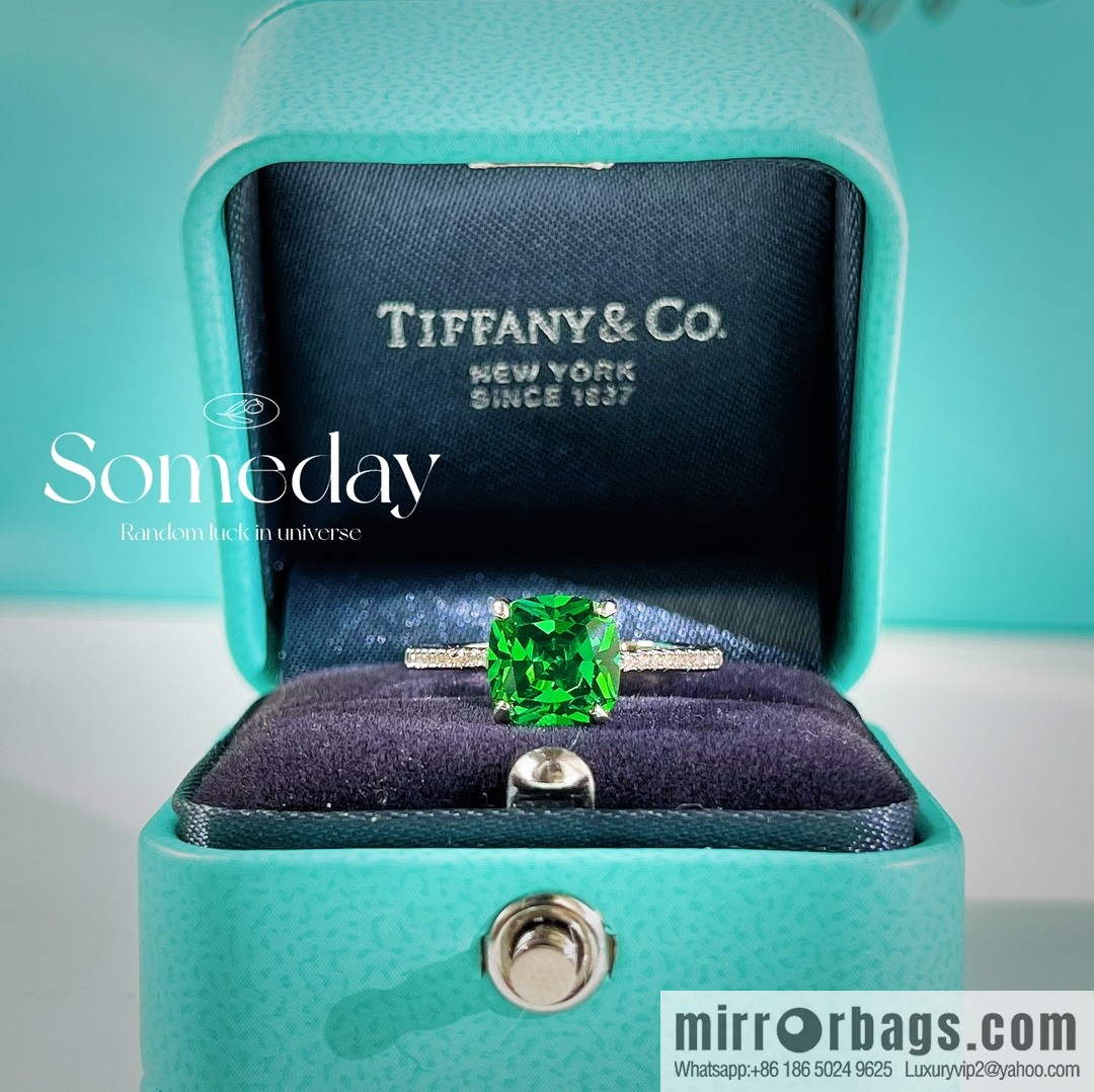 New ☑️ TIFFANY & Co. Tiffany & Co. Square green diamond ring