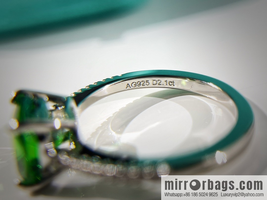 New ☑️ TIFFANY & Co. Tiffany & Co. Square green diamond ring