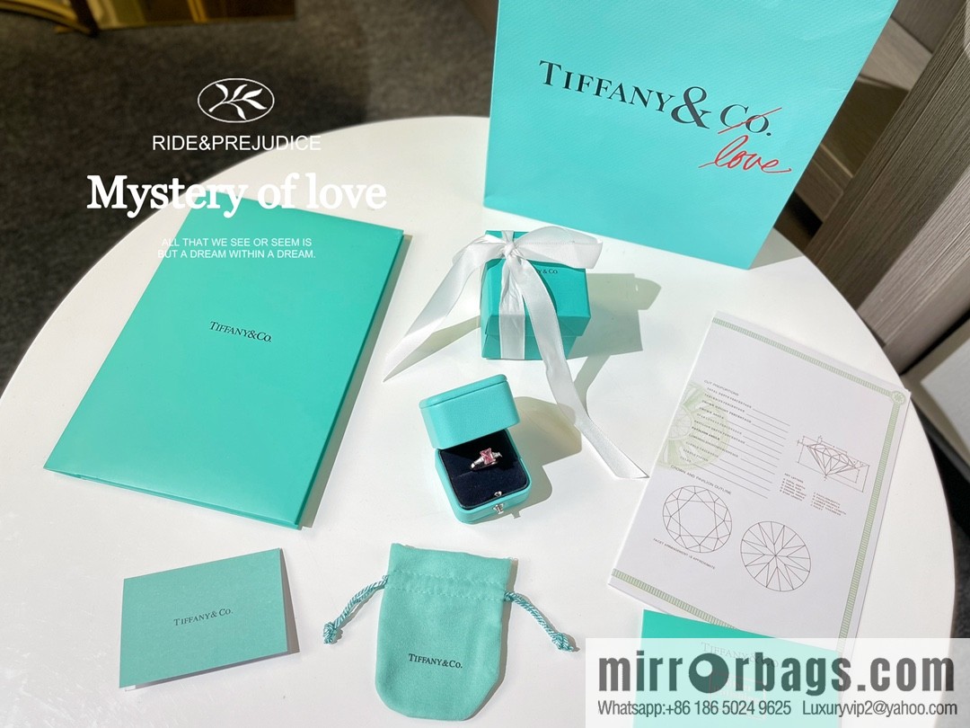 New ☑️ TIFFANY & Co. Tiffany & Co. Square pink diamond ring