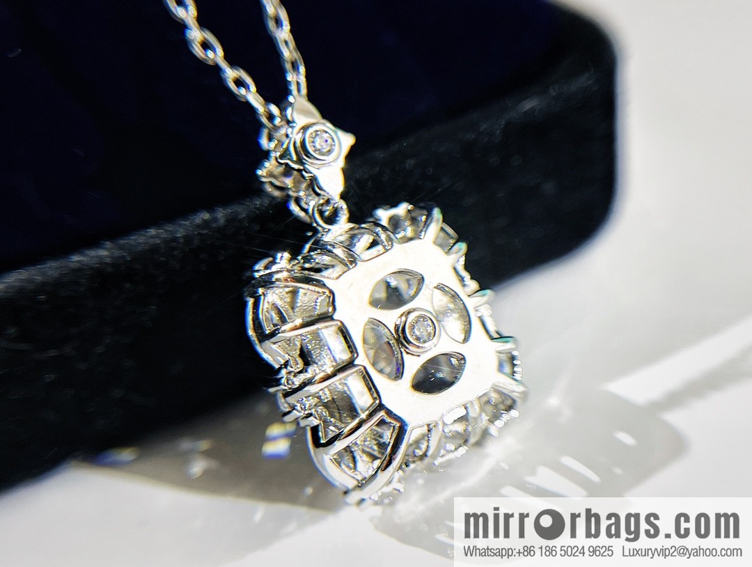 New ☑️ TIFFANY & Co. Tiffany & Co. Square necklace