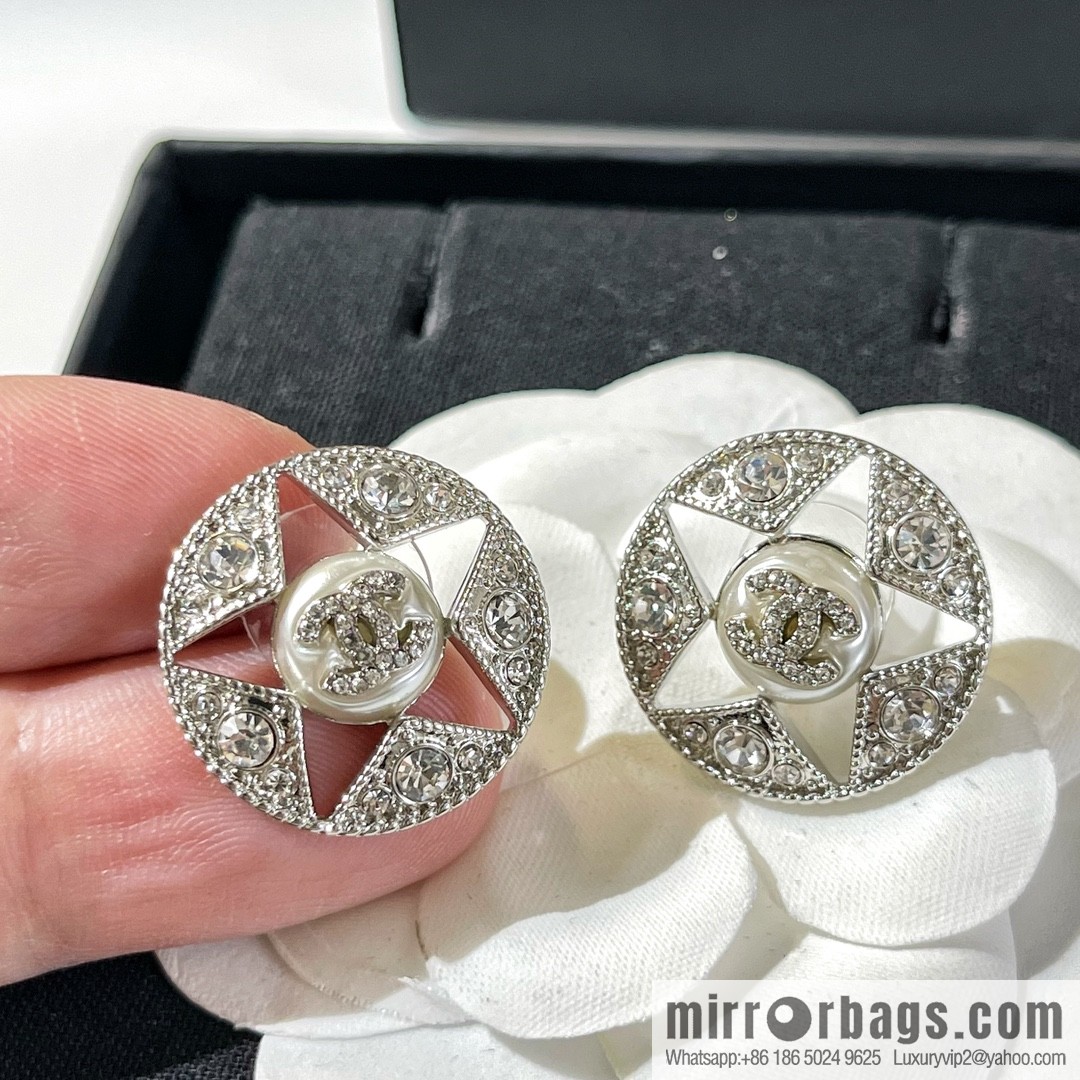 New ☑️ Chanel double c pentagram ⭐ star stud earrings