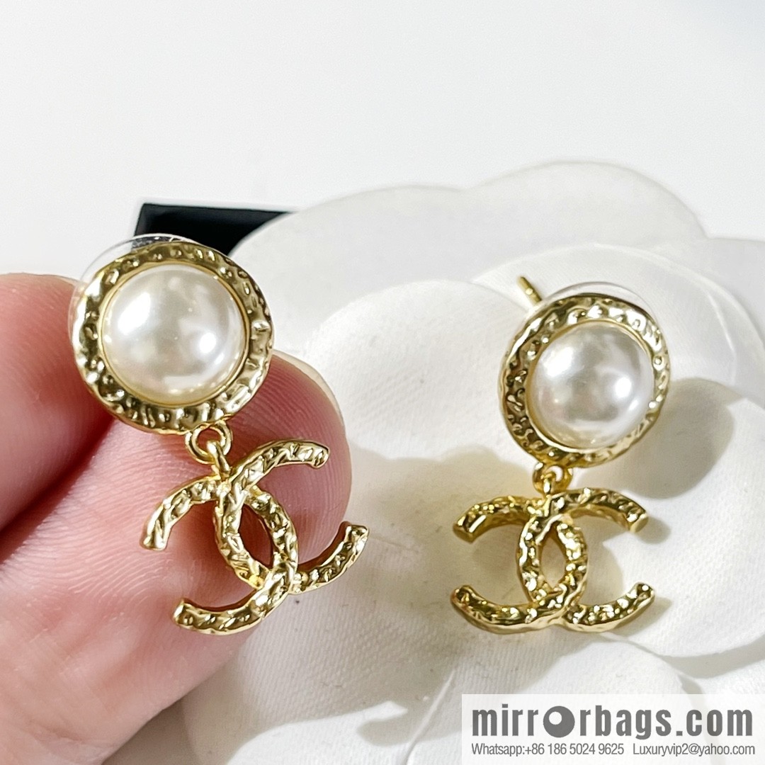 New ☑️ Chanel double c pearl stud earrings