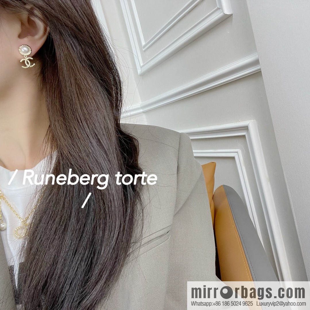 New ☑️ Chanel double c pearl stud earrings