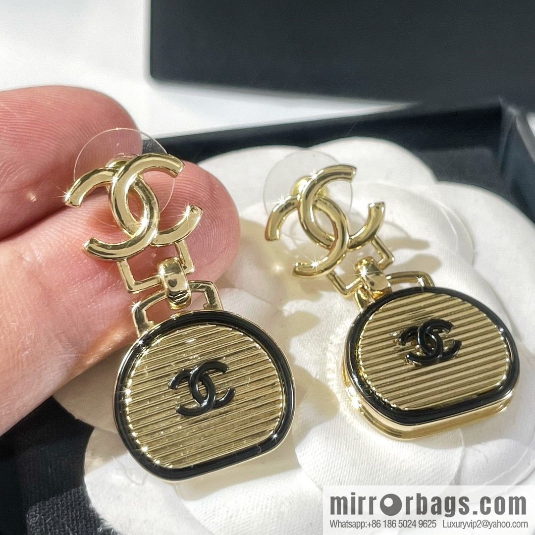 New ☑️ Chanel double c round cake bag earrings