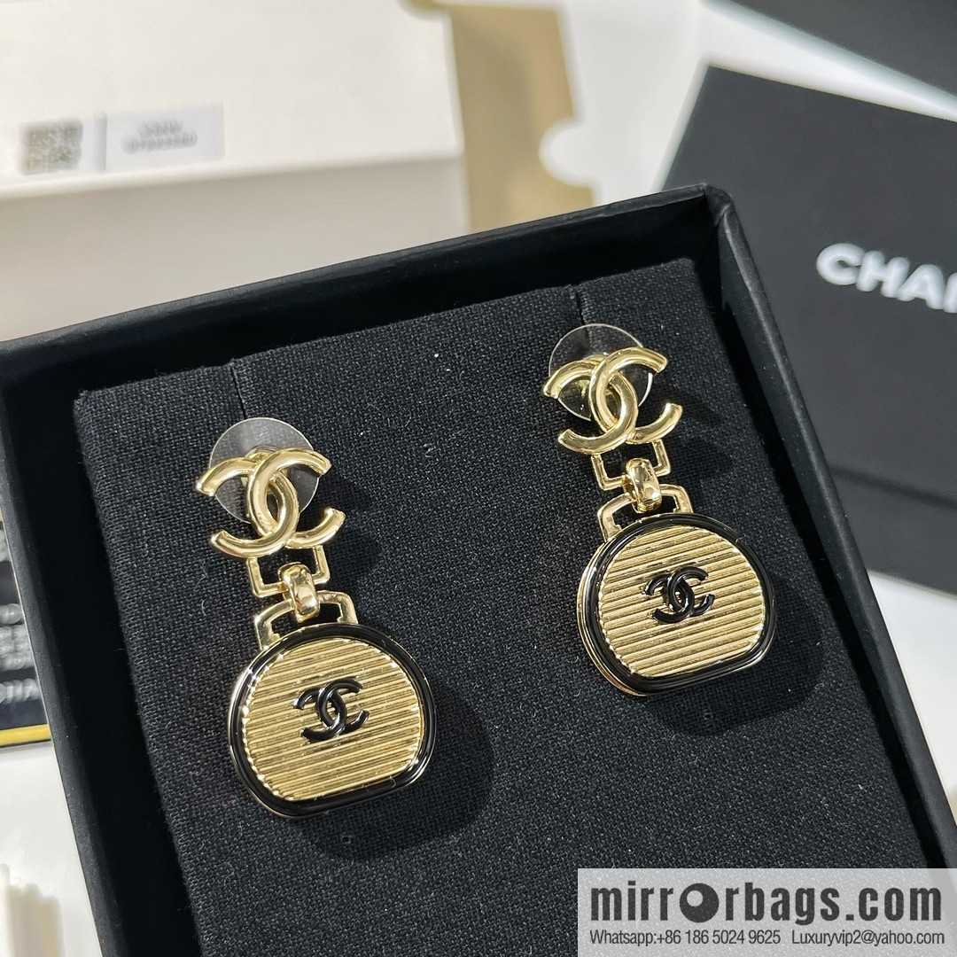 New ☑️ Chanel double c round cake bag earrings