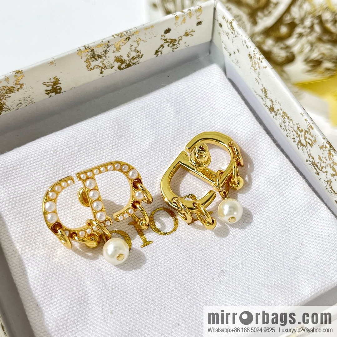 New ☑️ Dior CD pearl stud earrings brooch