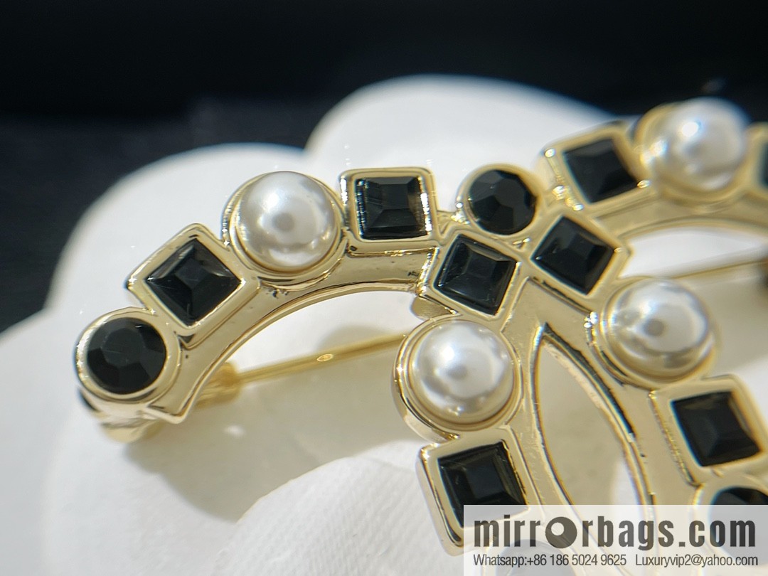 New ☑️ Chanel double c black square diamond pearl brooch