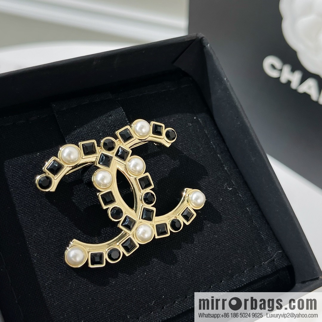 New ☑️ Chanel double c black square diamond pearl brooch