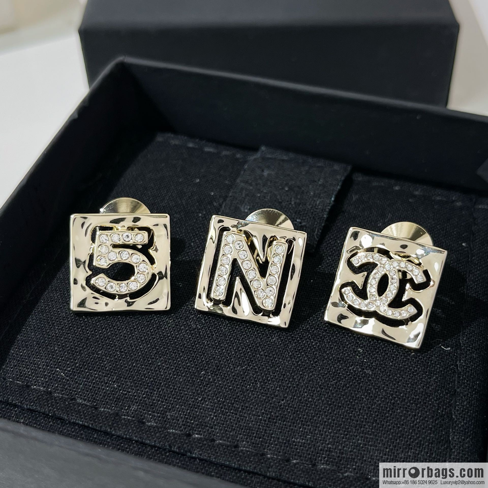 New ☑️ Chanel double c N letter 5 word brooch