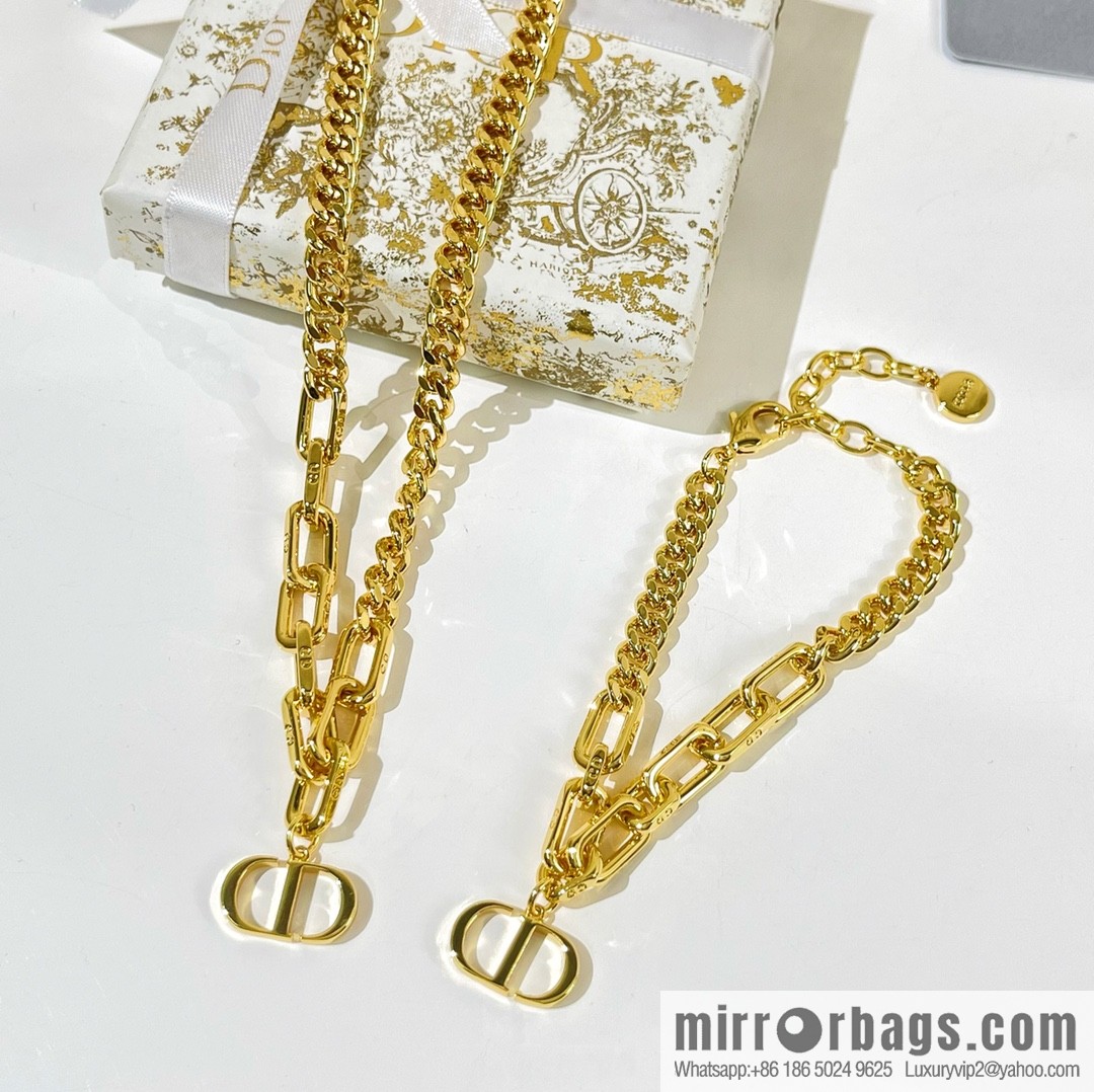 New ☑️ Dior gold CD necklace bracelet