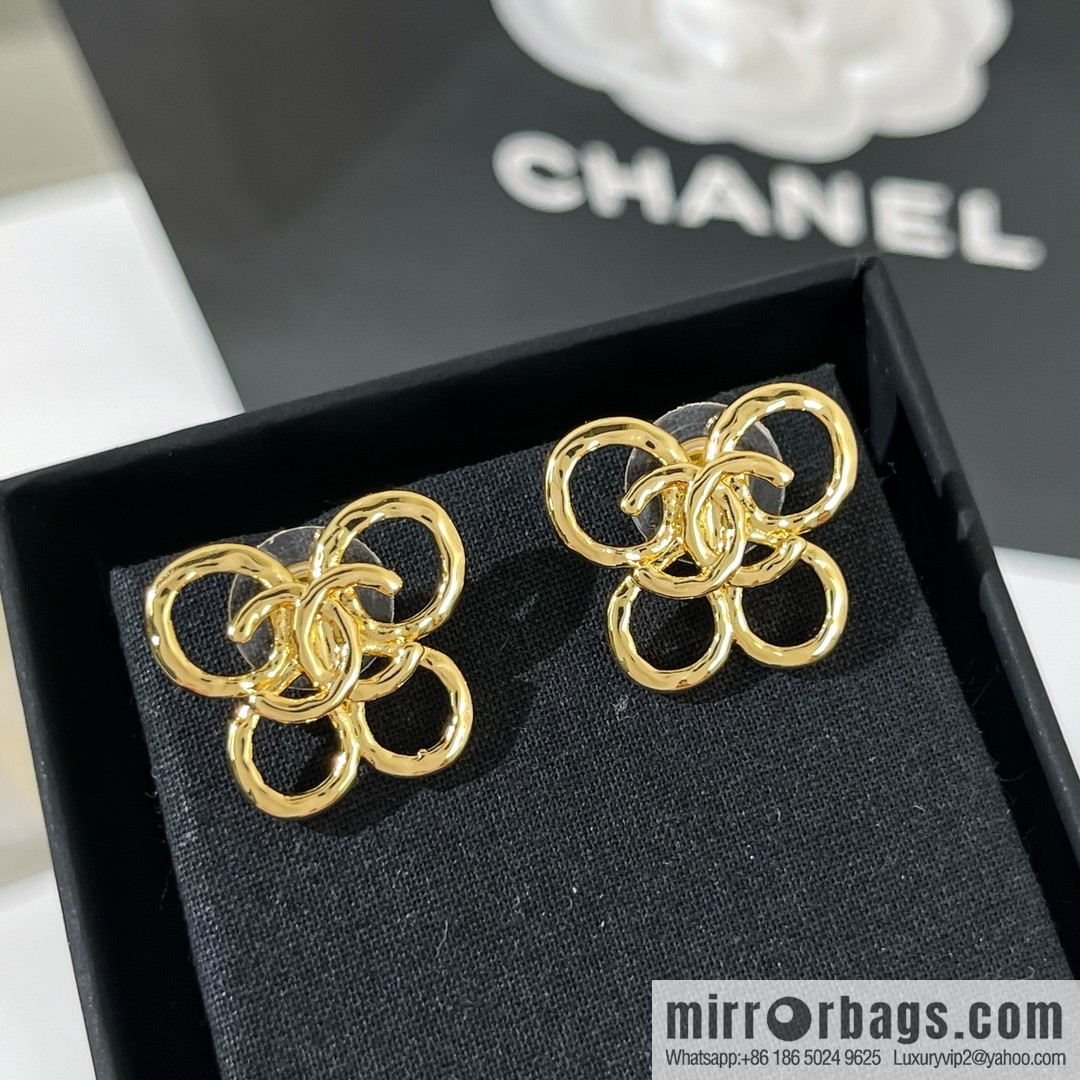 New ☑️ Chanel gold double c butterfly stud earrings