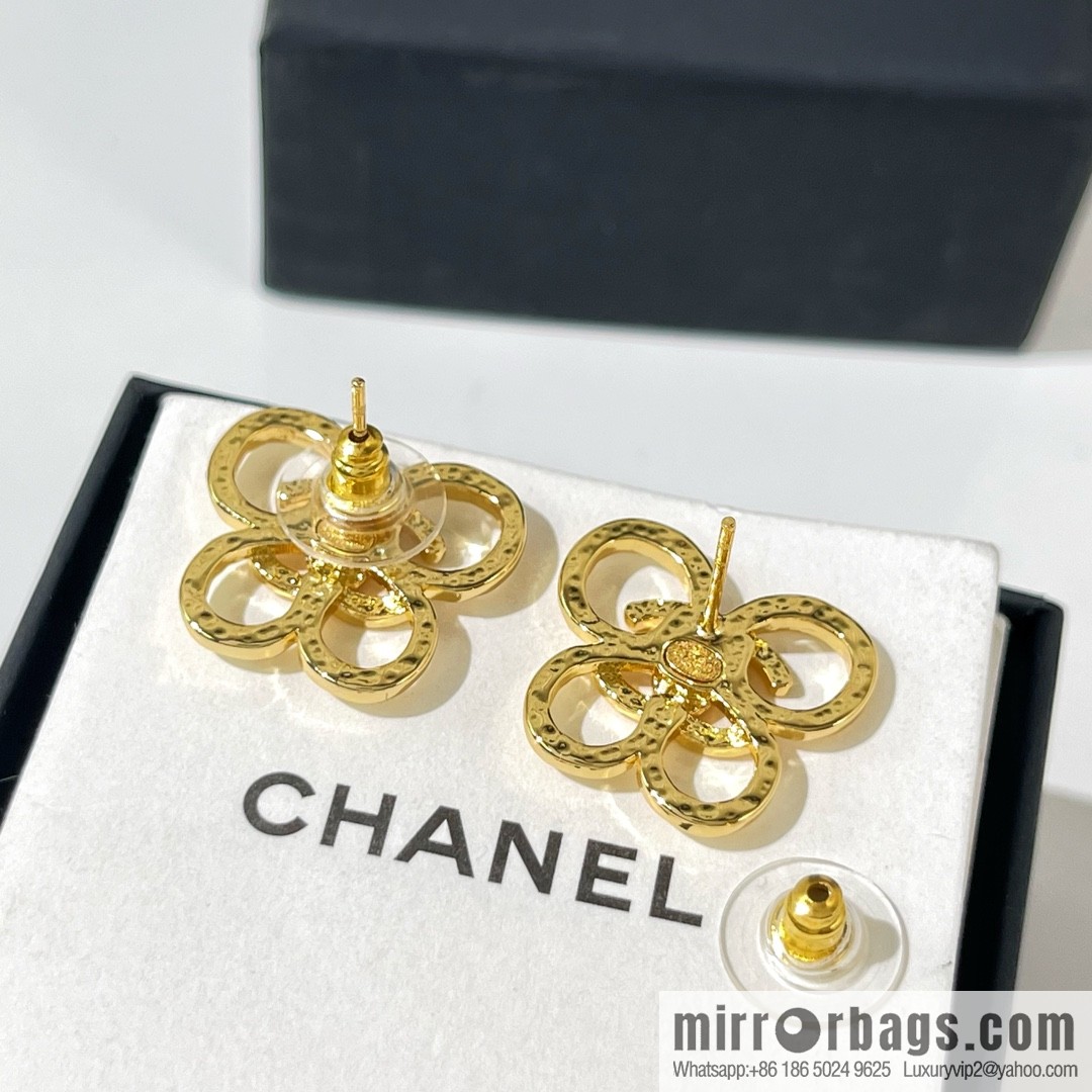 New ☑️ Chanel gold double c butterfly stud earrings