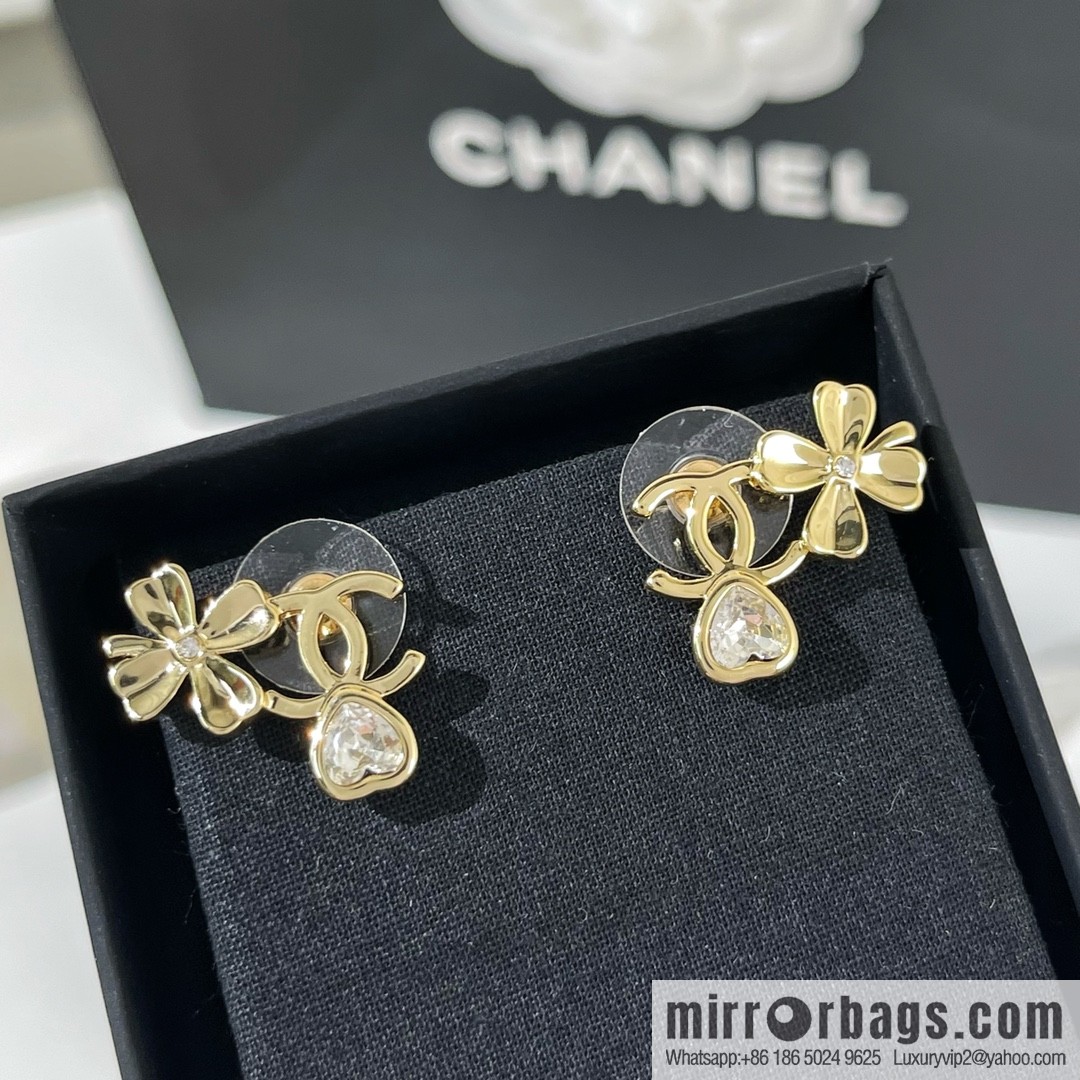 New ☑️ Chanel gold double c four-leaf clover love stud earrings
