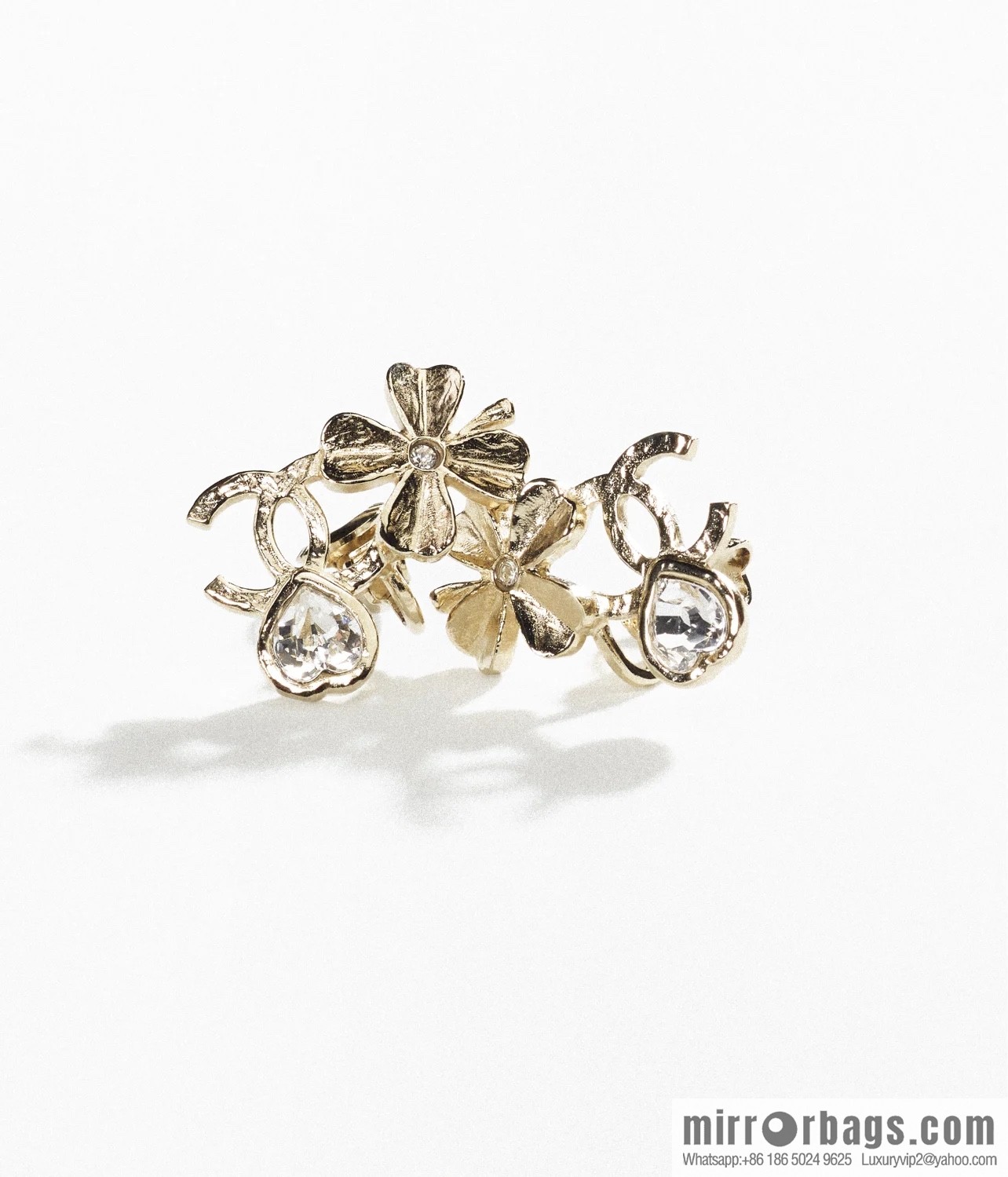 New ☑️ Chanel gold double c four-leaf clover love stud earrings