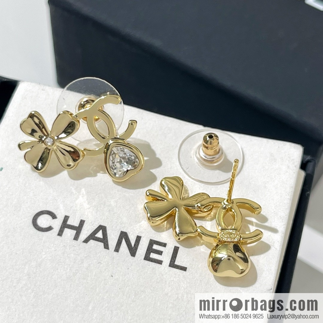 New ☑️ Chanel gold double c four-leaf clover love stud earrings
