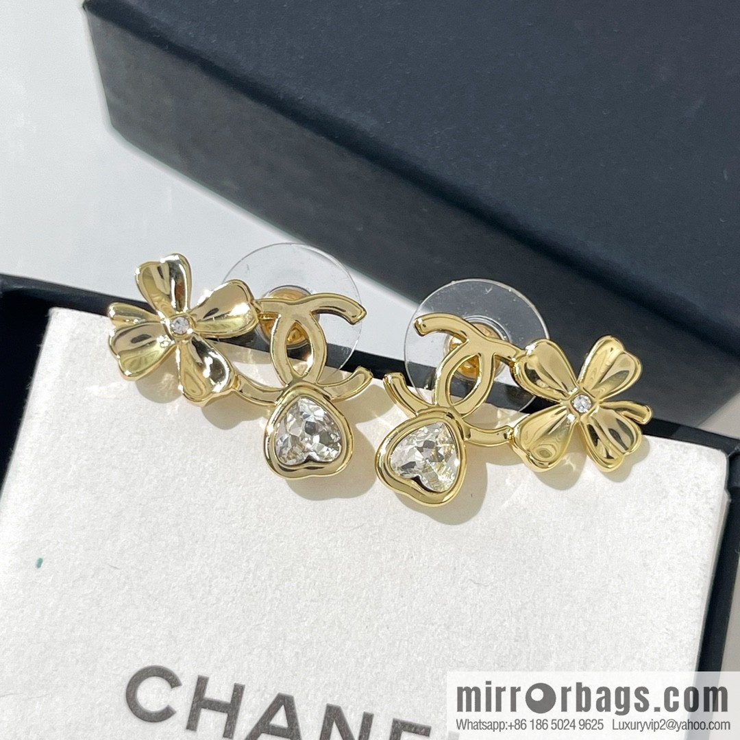 New ☑️ Chanel gold double c four-leaf clover love stud earrings