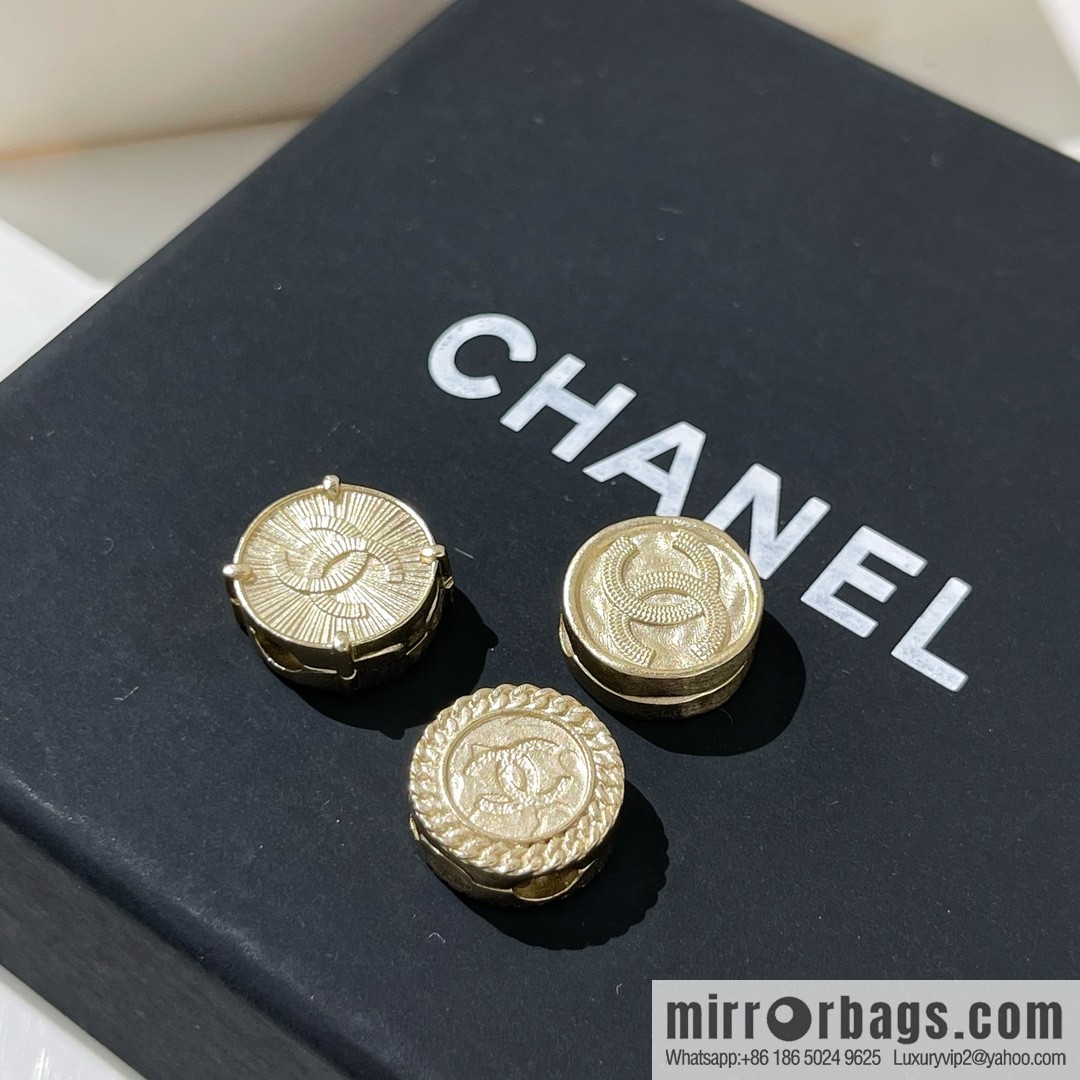 New ☑️ Chanel gold double c button hairpin hairpin