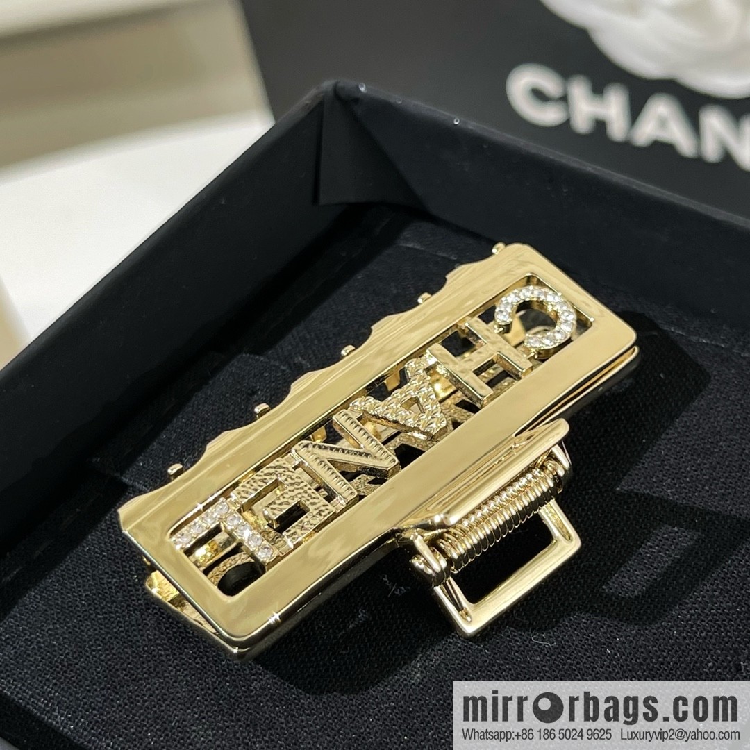 New ☑️ Chanel cut-out with drill letter hairpin hairpin