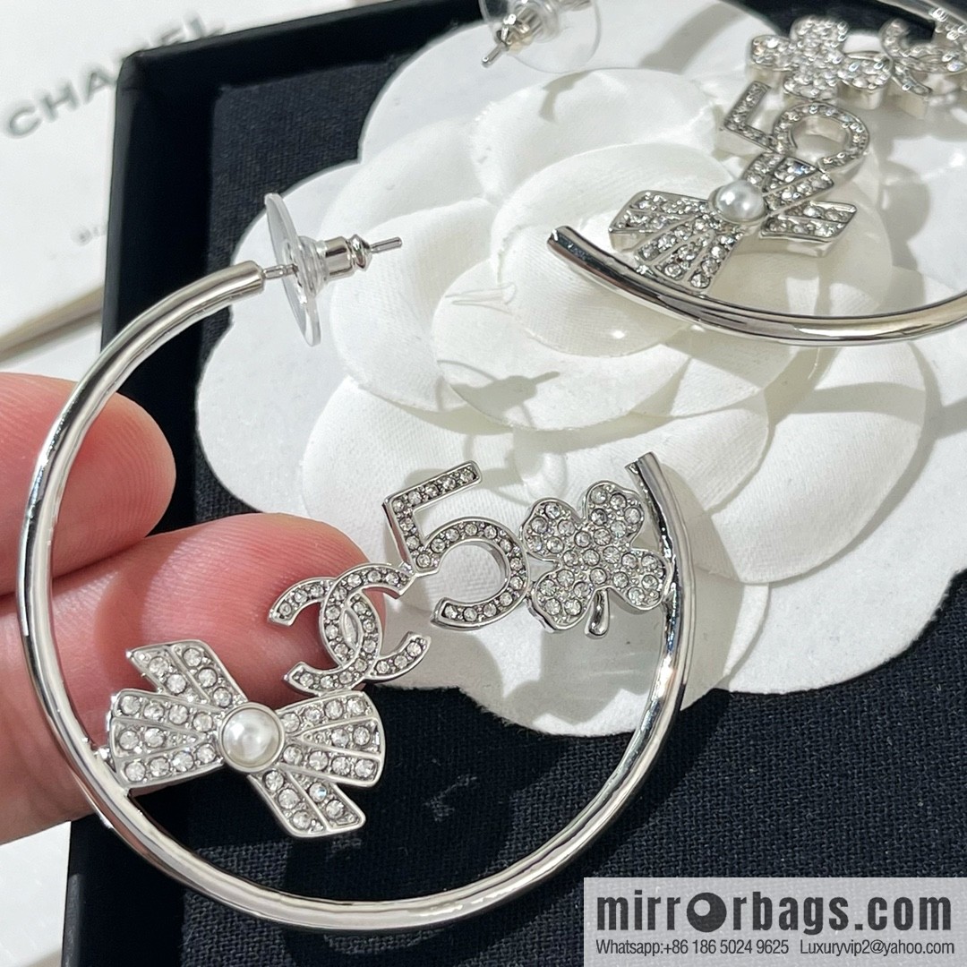 New ☑️ Chanel double c bow 5 word four leaf clover stud earrings