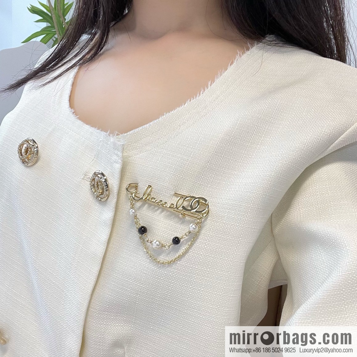 New ☑️ Chanel double c fringed pearl pin 🧷 brooch