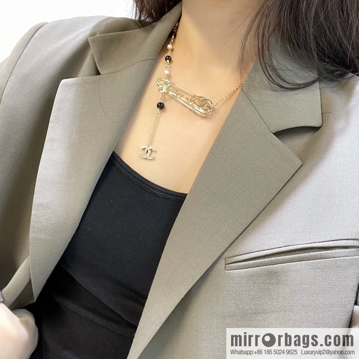 New ☑️ Chanel double c fringed pearl pin 🧷 necklace