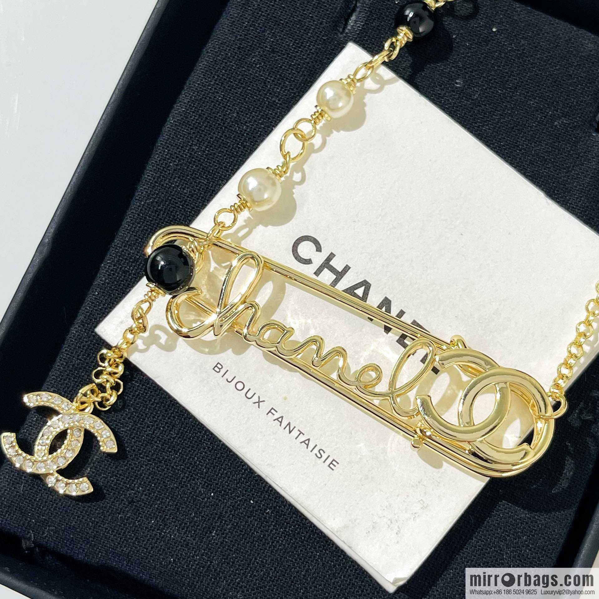 New ☑️ Chanel double c fringed pearl pin 🧷 necklace